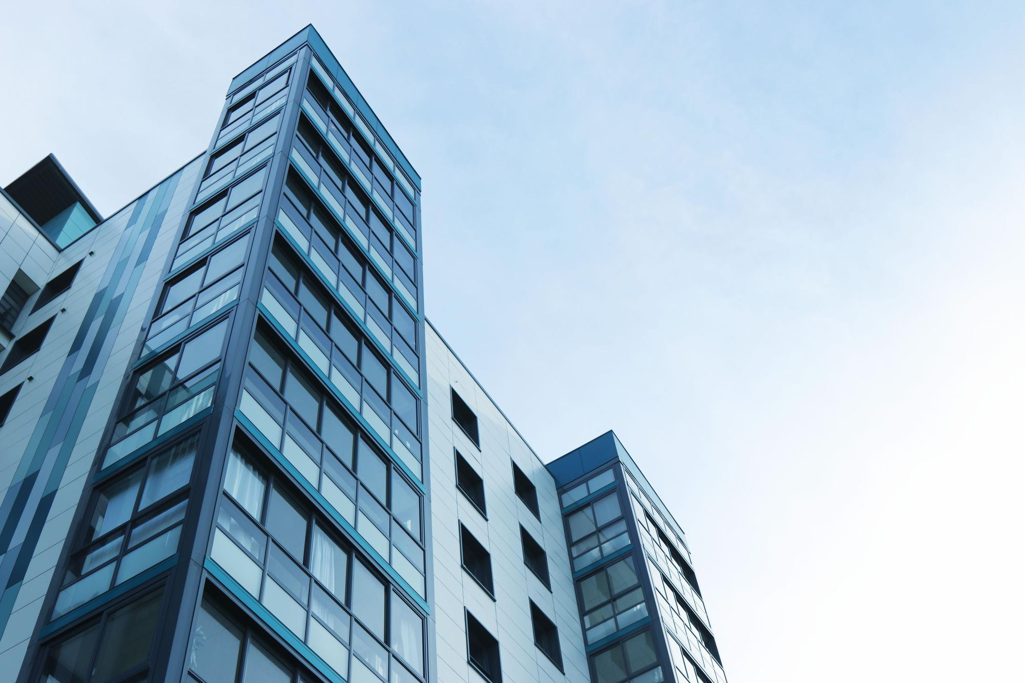 Consejos de inversión inmobiliaria de HUB Soluciones para analizar mercado, ubicación, planificación financiera y gestión de propiedades